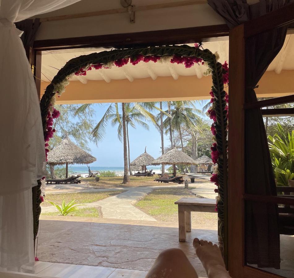 Eleven Pearl Boutique Hotel & Spa Diani Beach Luaran gambar