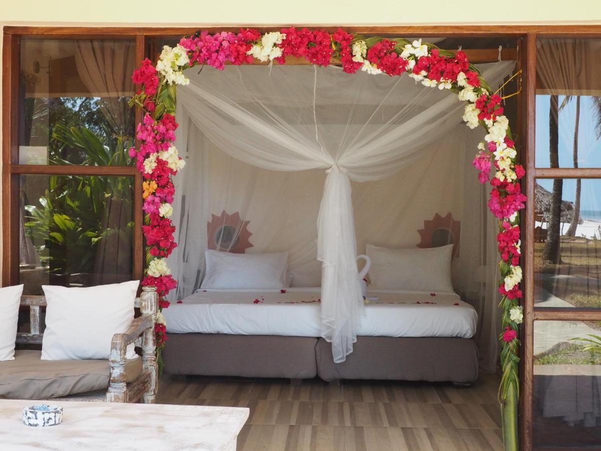 Eleven Pearl Boutique Hotel & Spa Diani Beach Luaran gambar