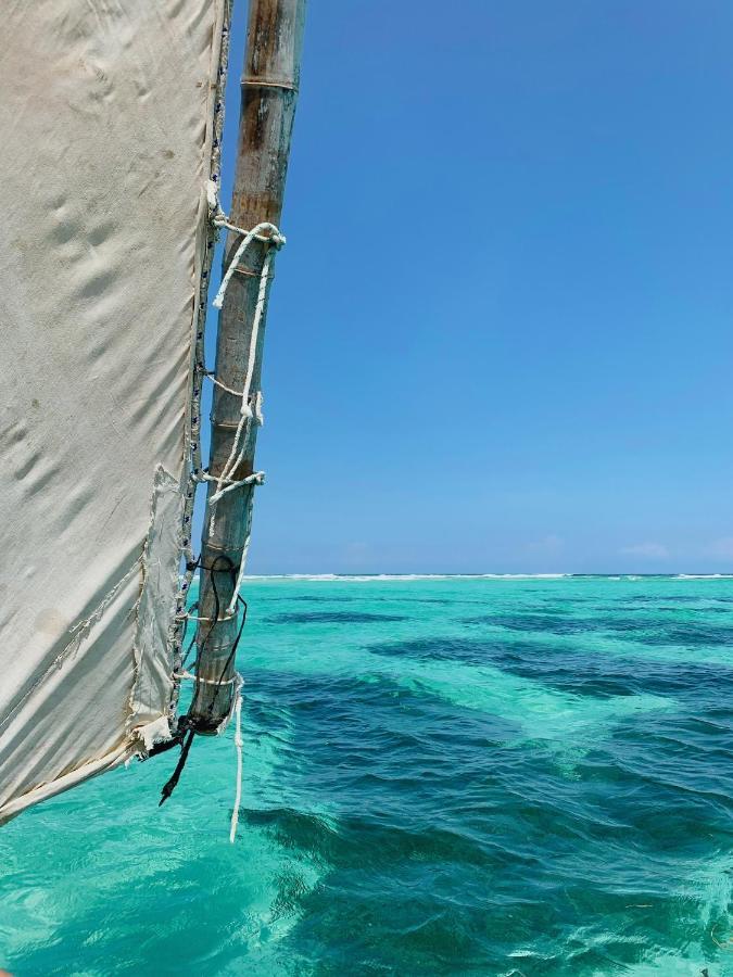 Eleven Pearl Boutique Hotel & Spa Diani Beach Luaran gambar