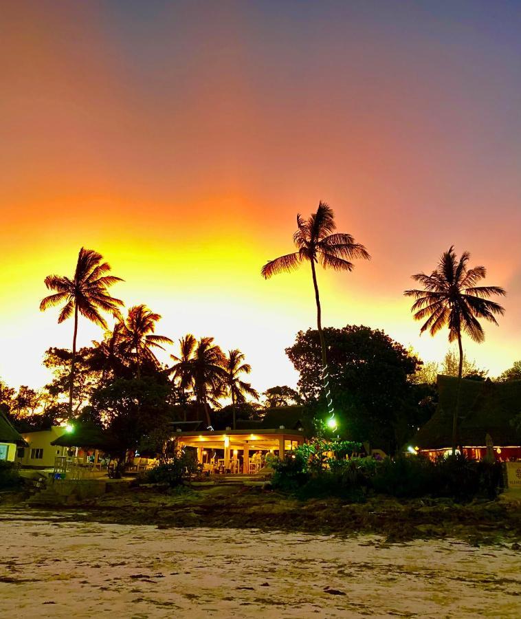 Eleven Pearl Boutique Hotel & Spa Diani Beach Luaran gambar