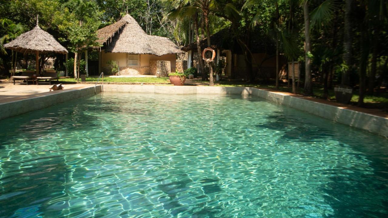 Eleven Pearl Boutique Hotel & Spa Diani Beach Luaran gambar