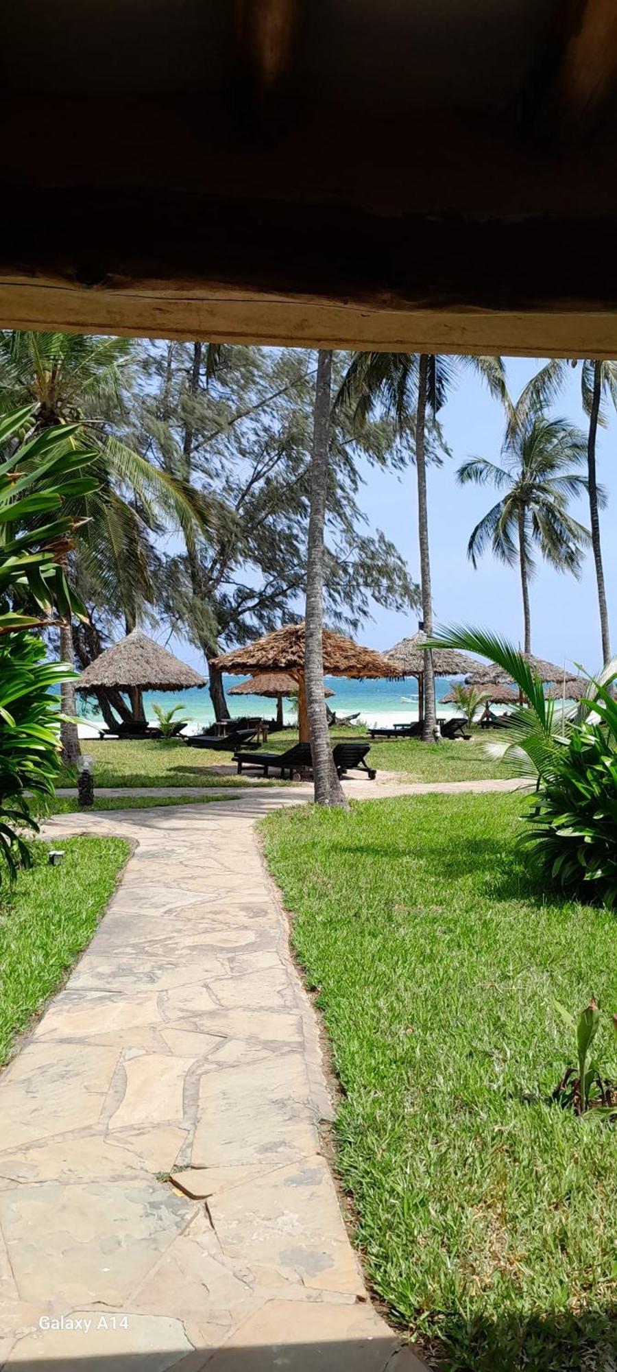 Eleven Pearl Boutique Hotel & Spa Diani Beach Luaran gambar